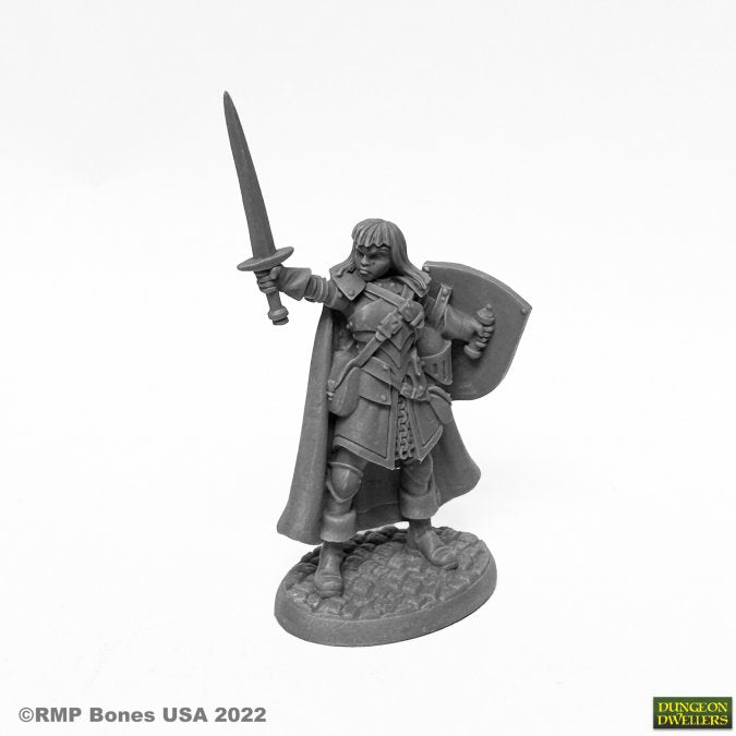 CAERINDRA THISTLEMOOR FEMALE FIGHTER