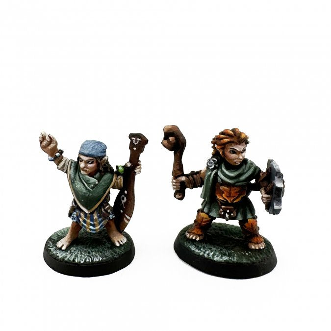 Reaper 07105 Halfling Druid and River Witch