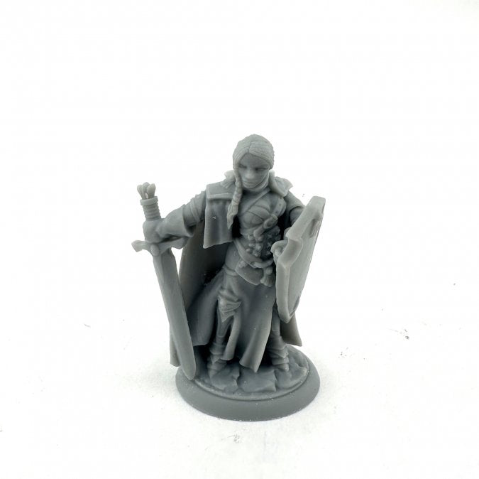 ISABEAU LAROCHE, FEMALE PALADIN